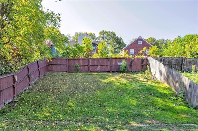 427 Cedar St, Jeannette, PA 15644 - view of yard