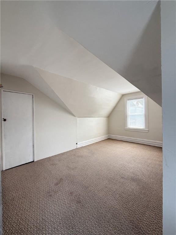 610 Southern Ave, Mt Washington, PA 15211 - bonus room with carpet floors and lofted ceiling