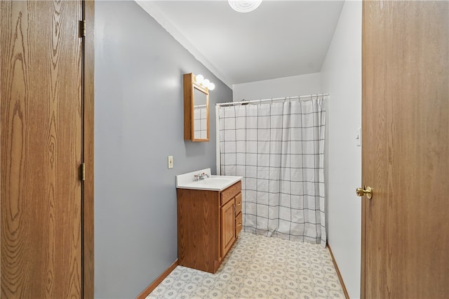 3009 33rd St, Pulaski Twp Bea, PA 15066 - bathroom featuring vanity, curtained shower, baseboards, and tile patterned floors