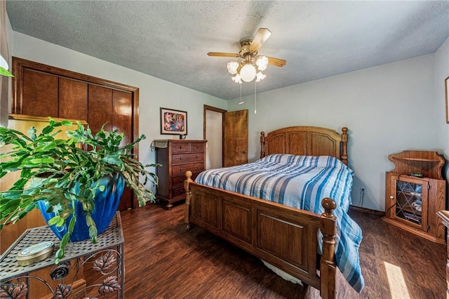 922 Old Ridge Rd, Cross Creek Twp, PA 15340 - bedroom featuring dark wood-style floors, ceiling fan, and a textured ceiling