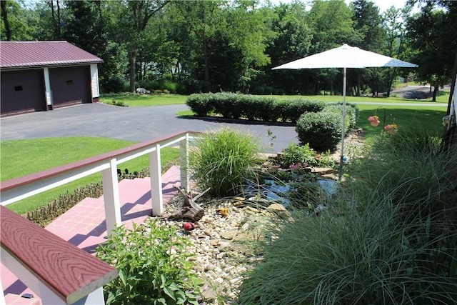 922 Old Ridge Rd, Cross Creek Twp, PA 15340 - view of grassy yard featuring a garage