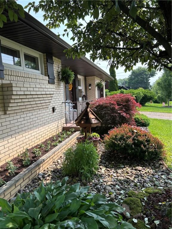 206 Richards Dr, Derry Twp, PA 15650 - property entrance with brick siding