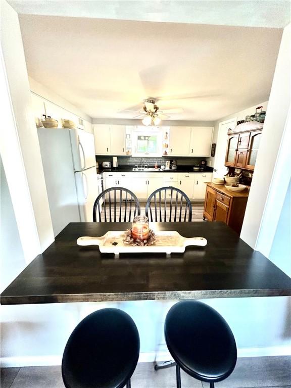 206 Richards Dr, Derry Twp, PA 15650 - dining space with ceiling fan