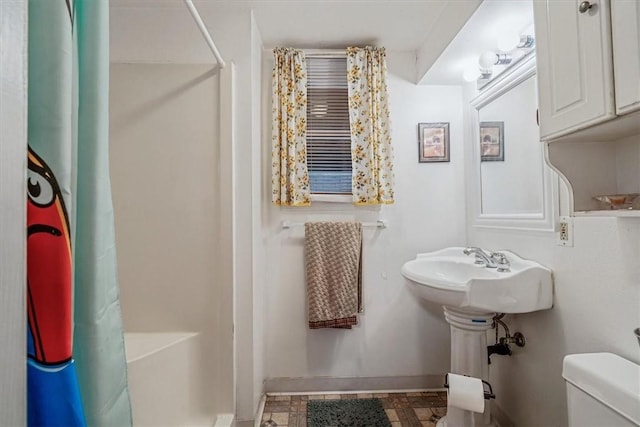 3804 Cynthia Dr, Baldwin Boro, PA 15227 - bathroom featuring curtained shower, baseboards, and toilet