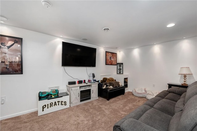 565 Tara Ct, Saxonburg Boro, PA 16056 - living room featuring light carpet, recessed lighting, and baseboards