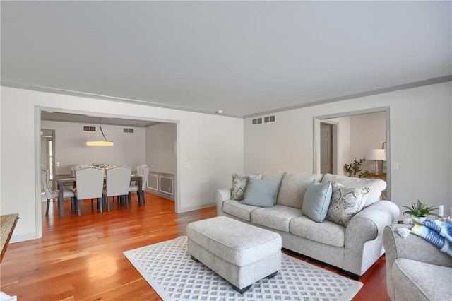 9 Victoria Dr, Neshannock Twp, PA 16105 - living area featuring light wood-style flooring