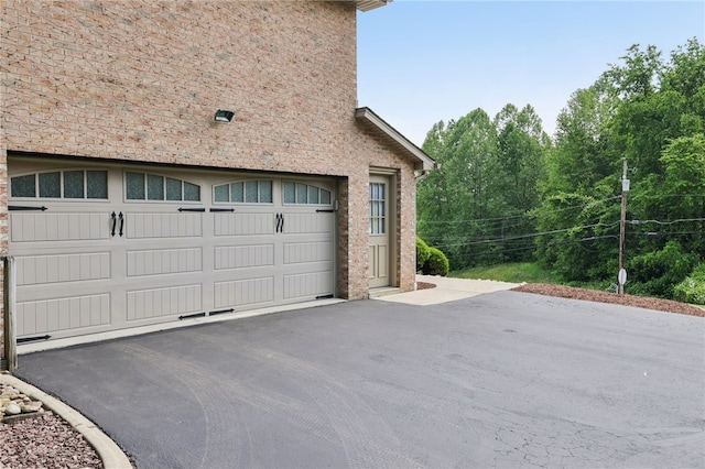 100 Welty Dr, Allegheny Twp Wml, PA 15068 - garage featuring driveway