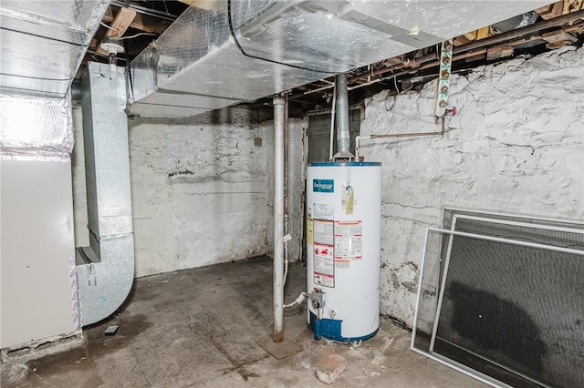 38 Locust St, Center Twp/Homer Cty, PA 15731 - unfinished below grade area with water heater and heating unit