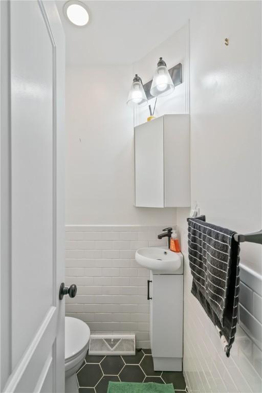 2013 Hampton St, Swissvale, PA 15218 - photo 4