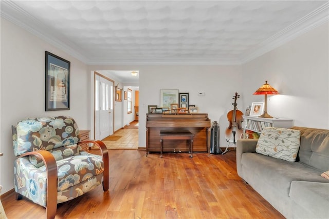 106 Shawnee Dr, Center Twp But, PA 16001 - living area with light wood-style floors and ornamental molding