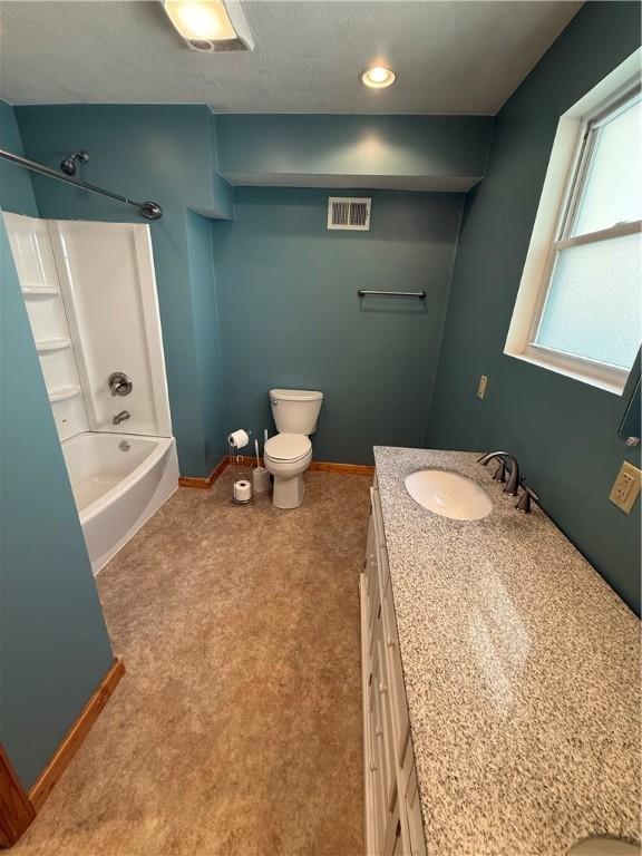 635 Valley St, Oakmont, PA 15139 - full bathroom featuring vanity, toilet, shower / bath combination, and baseboards