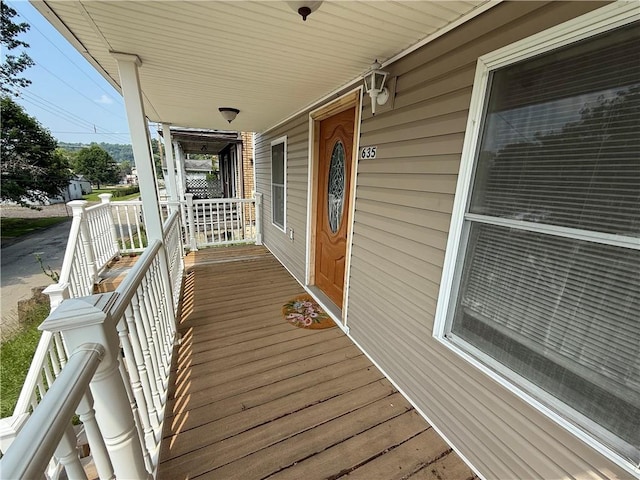 635 Valley St, Oakmont, PA 15139 - view of wooden porch