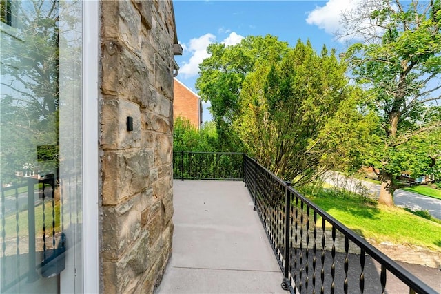 4649 Rolling Hills Rd, Whitehall, PA 15236 - view of balcony