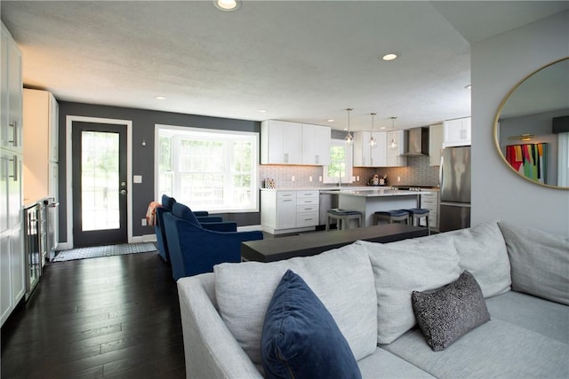 407 Highland Ct, Marshall, PA 15090 - living room with recessed lighting, dark wood-style floors, and baseboards