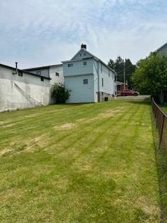 202 S Quarry St, East Huntingdon, PA 15666 - view of yard