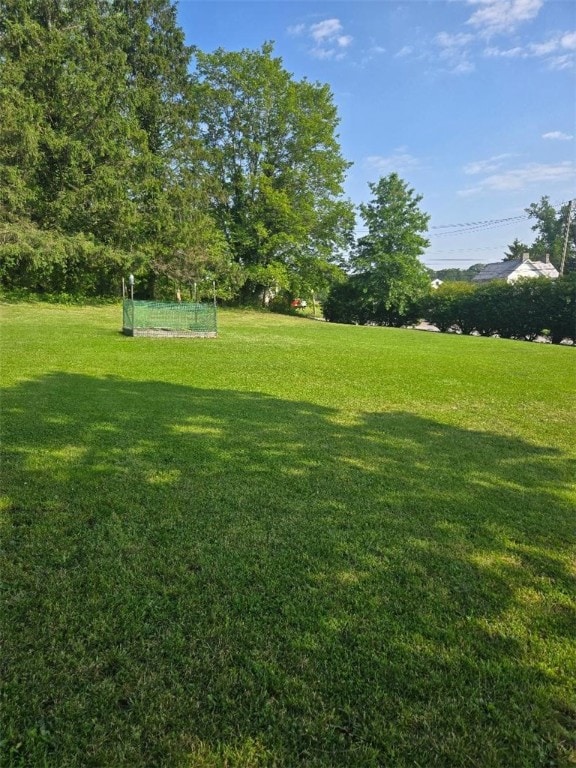114 Dry Knob Rd, Georges Twp, PA 15478 - view of grassy yard