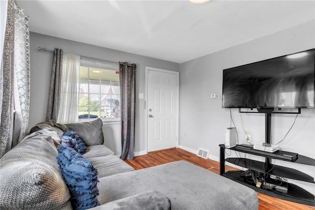 439 Ford St, West Mifflin, PA 15122 - living area featuring wood finished floors and baseboards