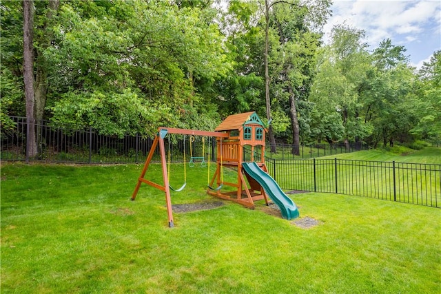 8007 Pressley Ct, Mccandless, PA 15237 - view of playground
