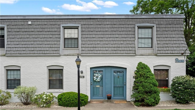 718 Carriage Cir, Pennsbury, PA 15205 - multi unit property with mansard roof and brick siding