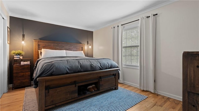 718 Carriage Cir, Pennsbury, PA 15205 - bedroom featuring light wood-type flooring, crown molding, and baseboards