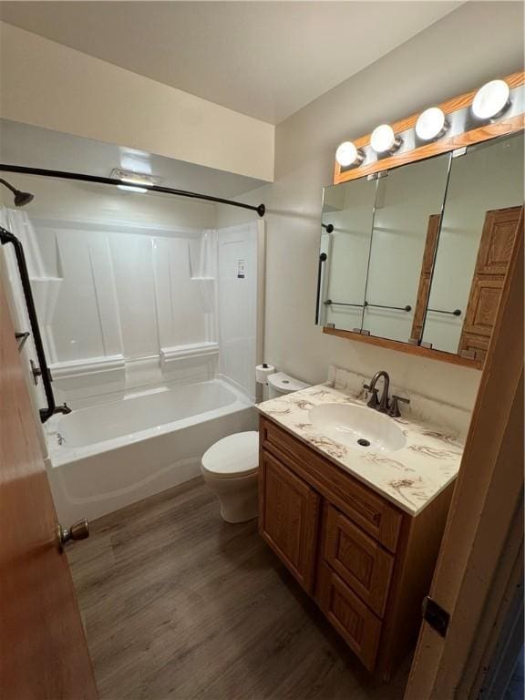 661 Johnston Ave, Kittanning Boro, PA 16201 - full bath featuring wood finished floors, shower / bathtub combination, toilet, and vanity