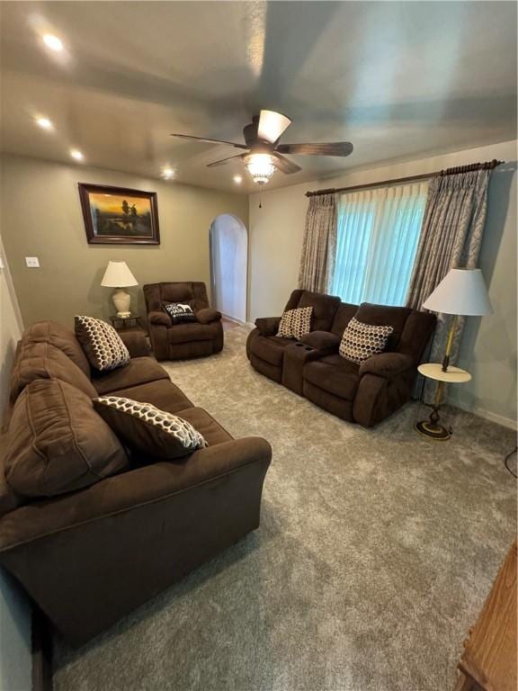 661 Johnston Ave, Kittanning Boro, PA 16201 - carpeted living room featuring arched walkways, a ceiling fan, and recessed lighting
