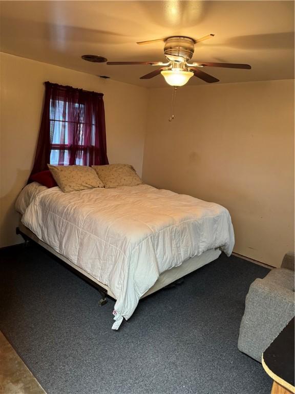 661 Johnston Ave, Kittanning Boro, PA 16201 - bedroom featuring ceiling fan