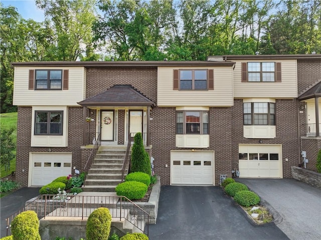 221 Heather Dr, Monroeville, PA 15146 - photo 1