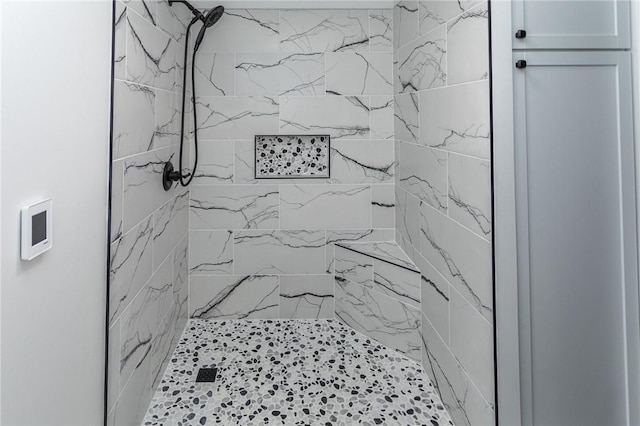 200 Centerwood Cir, South Union Twp, PA 15401 - bathroom featuring a tile shower