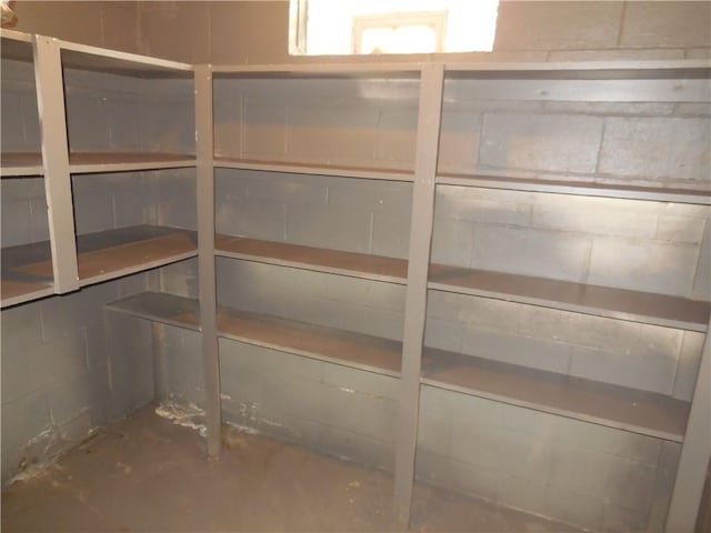 1118 Fairlane Dr, Hopewell Twp Bea, PA 15001 - view of storage room