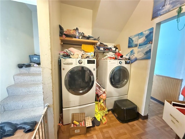 628 Superior St, New Castle/4Th, PA 16101 - washroom with washer and dryer
