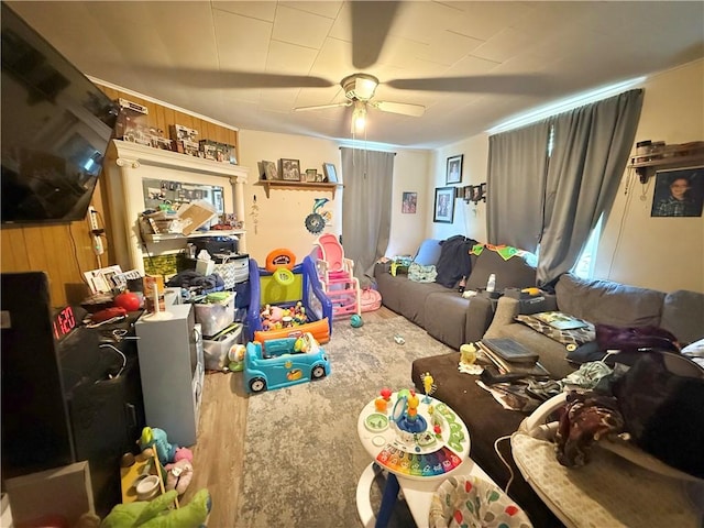 628 Superior St, New Castle/4Th, PA 16101 - living room with a ceiling fan and wood finished floors