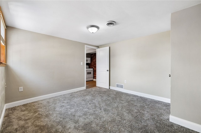 11660 Dennis Cir N, Huntingdon, PA 15642 - carpeted empty room featuring baseboards