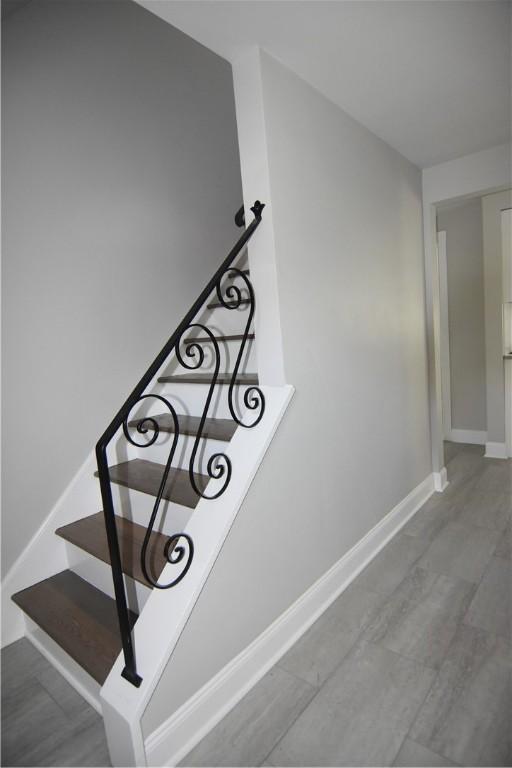 135 Marham Rd, Munhall, PA 15120 - photo 3