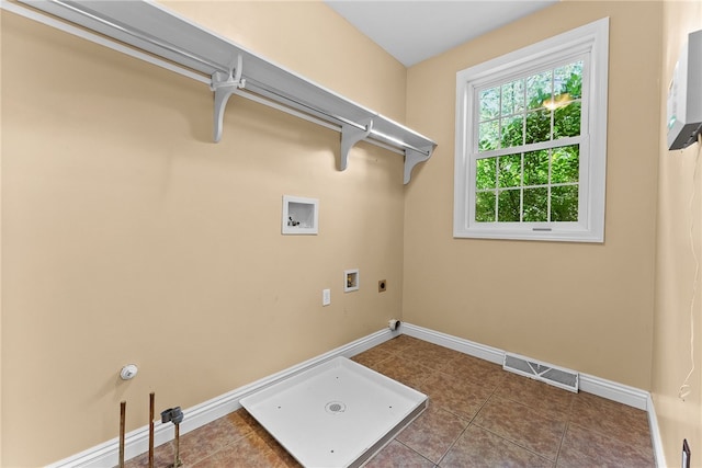 621 Columbia Ct, Adams Twp, PA 16046 - washroom with washer hookup, baseboards, gas dryer hookup, hookup for an electric dryer, and tile patterned floors