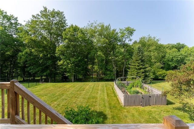 621 Columbia Ct, Adams Twp, PA 16046 - view of grassy yard with a garden