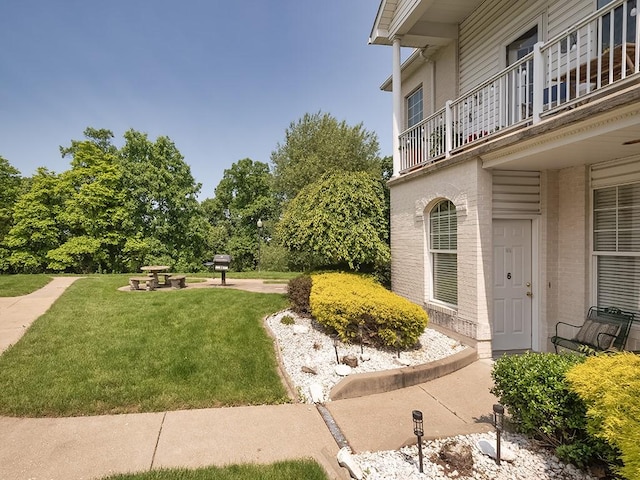 210 Adams Pointe Blvd Unit 6, Adams Twp, PA 16046 - view of grassy yard featuring a balcony