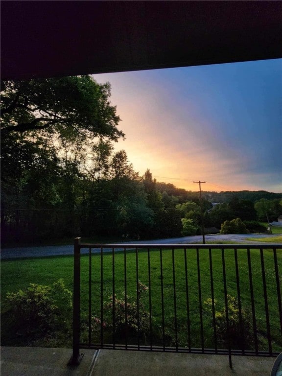 229 Chamberlain St, Allegheny Twp Wml, PA 15656 - view of green lawn
