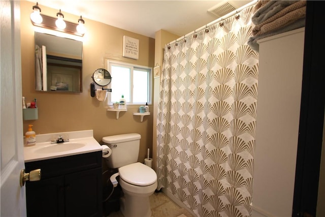 1467 Hayden Blvd, Elizabeth Twp/Boro, PA 15037 - full bath featuring vanity, toilet, and a shower with shower curtain