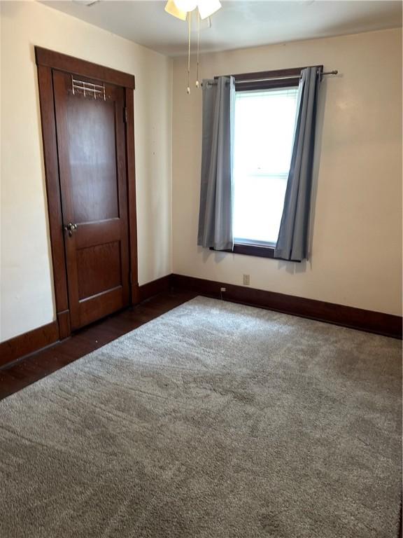 1810 Ridge Ave, Arnold, PA 15068 - carpeted empty room featuring baseboards