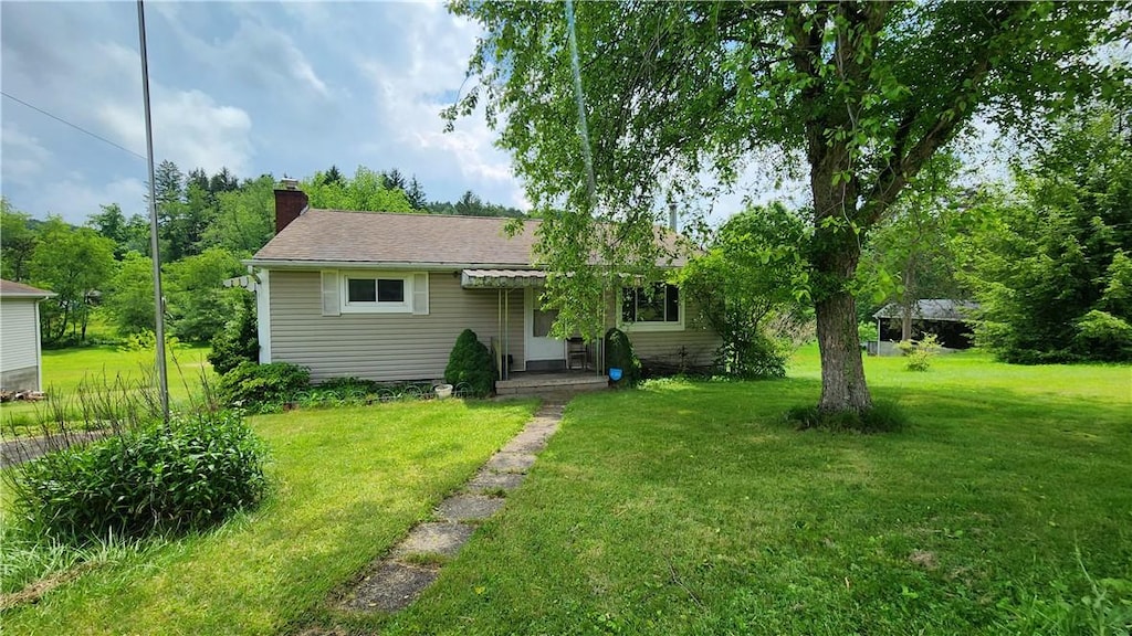 4328 Melwood Rd, Allegheny Twp Wml, PA 15656 - bungalow with a chimney and a front lawn