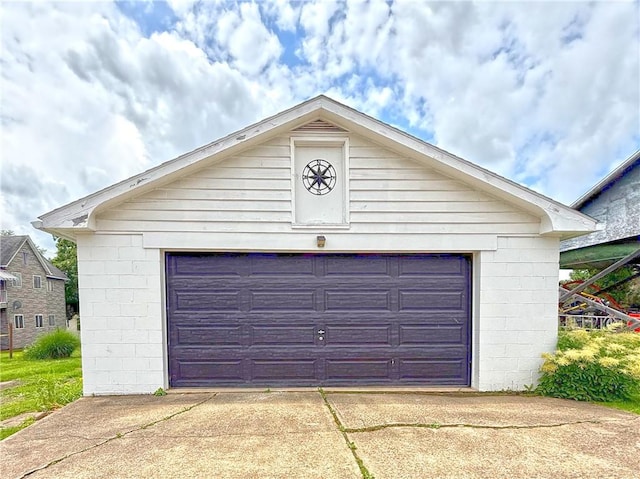 419 Washington Ave, Leechburg Boro, PA 15656 - view of detached garage