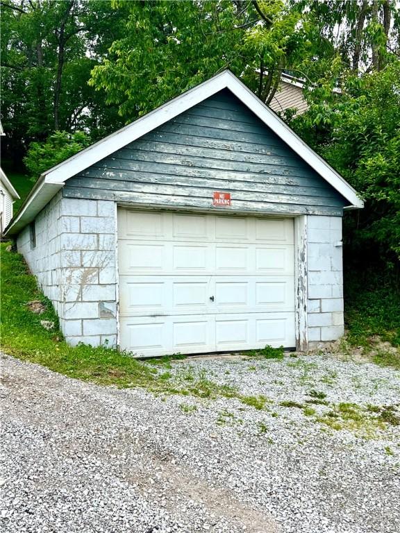 127 Tipple Row Rd, Hempfield Twp Wml, PA 15601 - view of detached garage