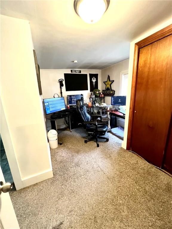 127 Tipple Row Rd, Hempfield Twp Wml, PA 15601 - office space featuring carpet