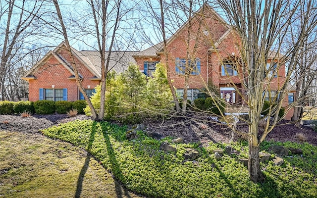 3124 Canterbury Dr, Hampton, PA 15101 - traditional-style home with brick siding