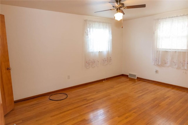 3183 Glendale Ave, Brentwood, PA 15227 - spare room featuring light wood-style floors, baseboards, and a ceiling fan