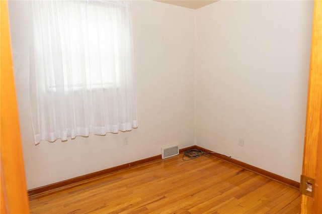3183 Glendale Ave, Brentwood, PA 15227 - unfurnished room with light wood-type flooring and baseboards