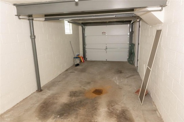 3183 Glendale Ave, Brentwood, PA 15227 - garage featuring concrete block wall