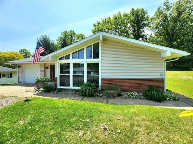 2490 Victoria Dr, Hermitage, PA 16148 - photo 1