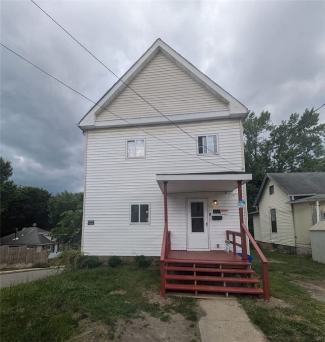 115 N Ray St, New Castle/3Rd, PA 16101 - rear view of house with a lawn